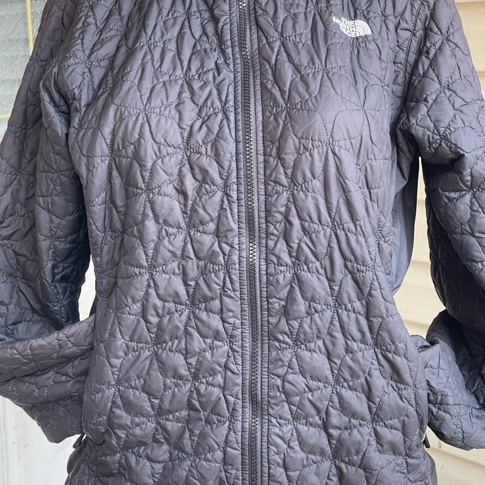 Black North Face down jacket - Picture 2 of 4
